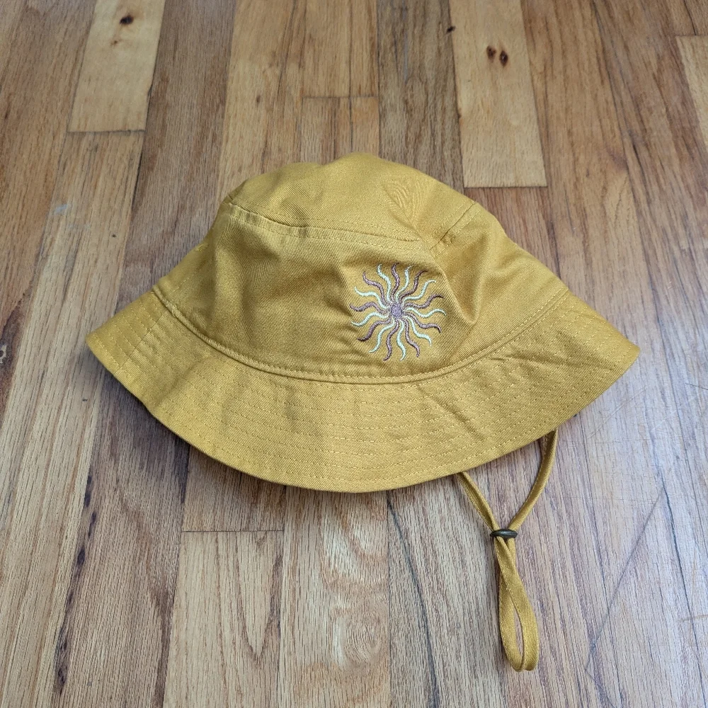 NWOT Madewell Parks Project Gold Embroidered Sun Bucket Hat